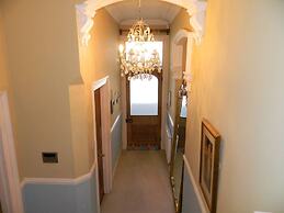 Period Home - Charming Features - 1 Mile From Hoe