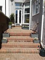 Period Home - Charming Features - 1 Mile From Hoe