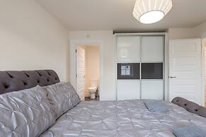 Stylish & Modern 3 Bedroom Home