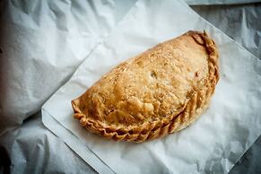 Surf Break 2BD St Ives Apartment W/ Sea Views+spa Experience