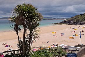 Surf Break 2BD St Ives Apartment W/ Sea Views+spa Experience