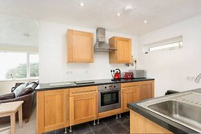 Surf Break 2BD St Ives Apartment W/ Sea Views+spa Experience