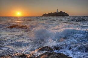 Surf Break 2BD St Ives Apartment W/ Sea Views+spa Experience