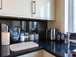 Central Dartmouth Townhouse