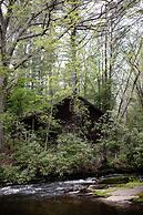 Magnolia Streamside Resort