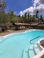 Magnolia Streamside Resort