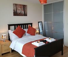 47 Chelsea House - Q-zotica City Centre Apartments: Parking, City view