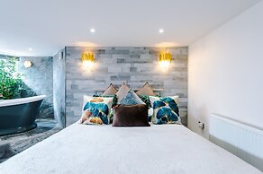 Stay With Empire- Dickson Road