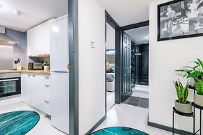 Stay With Empire- Dickson Road