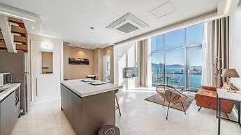 Namhae Lounge 32 Resort A