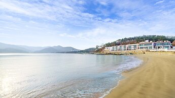 Namhae Lounge 32 Resort A