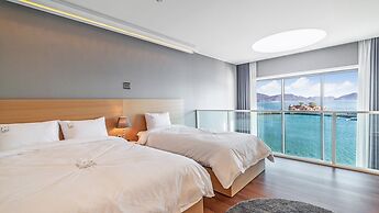 Namhae Lounge 32 Resort C