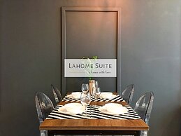 The Robertson KL By Lahome Suite
