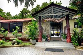 Happy Banana Hotel & Restaurant