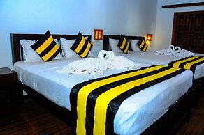 Happy Banana Hotel & Restaurant