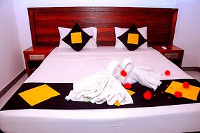 Happy Banana Hotel & Restaurant