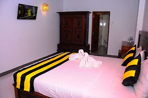 Happy Banana Hotel & Restaurant