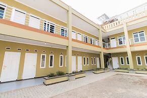 OYO 1078 Fakhira Residence