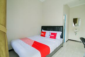 OYO 1078 Fakhira Residence