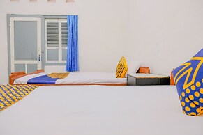 OYO Life 2638 Hotel Raya