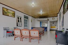 OYO Life 2638 Hotel Raya