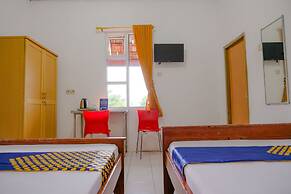 OYO Life 2638 Hotel Raya