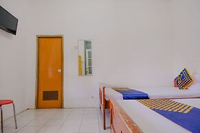 OYO Life 2638 Hotel Raya