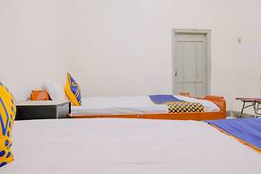 OYO Life 2638 Hotel Raya