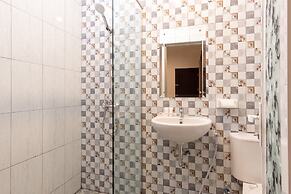 Super OYO 1183 Papakoel