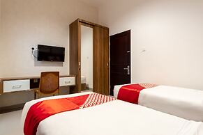 Super OYO 1183 Papakoel