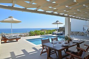 Mythology Naxos Villas & Suites
