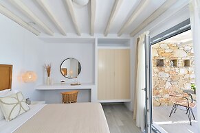 Mythology Naxos Villas & Suites