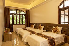 Van Xuan Royal Hotel