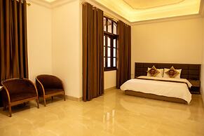 Van Xuan Royal Hotel