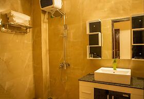 Van Xuan Royal Hotel