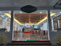 Van Xuan Royal Hotel