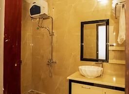 Van Xuan Royal Hotel