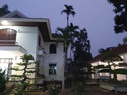 Van Xuan Royal Hotel