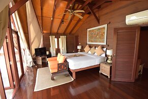 3 Bedroom Beach Front Villa with Private Pool - P3 SDV026-By Samui Dre