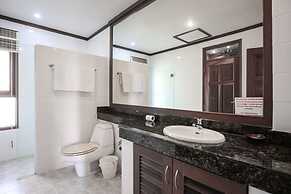 7 Bedroom Twin Villas TG48+TG25 on Beach Front Resort SDV282/288-By Sa