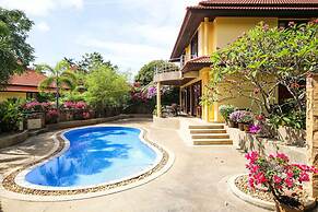 7 Bedroom Twin Villas TG48+TG25 on Beach Front Resort SDV282/288-By Sa