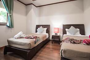 7 Bedroom Twin Villas TG48+TG25 on Beach Front Resort SDV282/288-By Sa