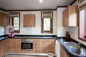 7 Bedroom Twin Villas TG48+TG25 on Beach Front Resort SDV282/288-By Sa