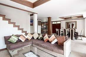 7 Bedroom Twin Villas TG48+TG25 on Beach Front Resort SDV282/288-By Sa