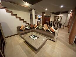 7 Bedroom Twin Villas TG48+TG25 on Beach Front Resort SDV282/288-By Sa