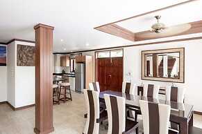 7 Bedroom Twin Villas TG48+TG25 on Beach Front Resort SDV282/288-By Sa