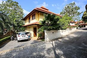 7 Bedroom Twin Villas TG48+TG25 on Beach Front Resort SDV282/288-By Sa