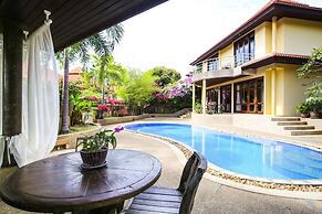 7 Bedroom Twin Villas TG48+TG25 on Beach Front Resort SDV282/288-By Sa