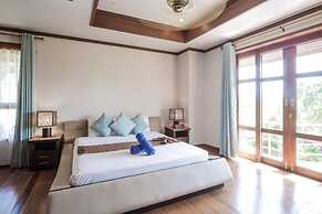 7 Bedroom Twin Villas TG48+TG25 on Beach Front Resort SDV282/288-By Sa