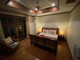 7 Bedroom Twin Villas TG48+TG25 on Beach Front Resort SDV282/288-By Sa